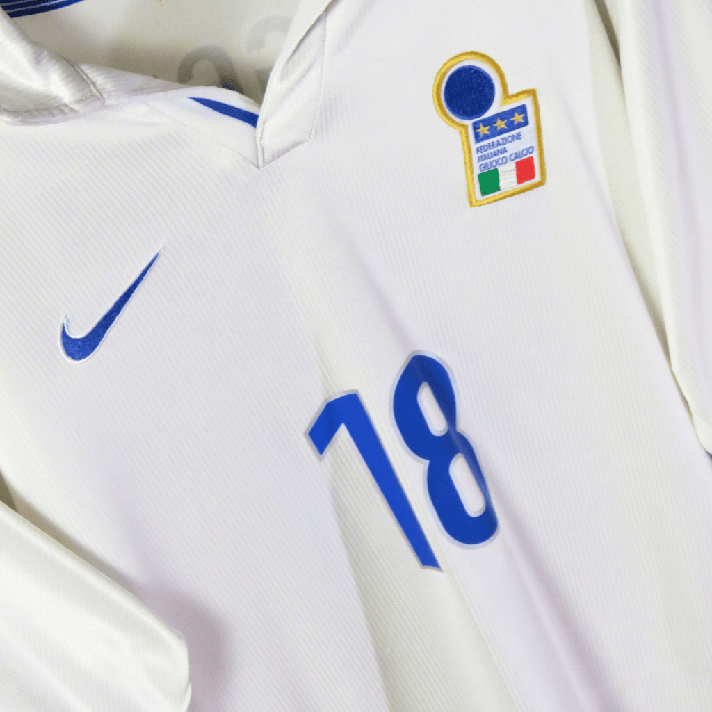 Italy 1997-98 Away Baggio #18 Shirt M