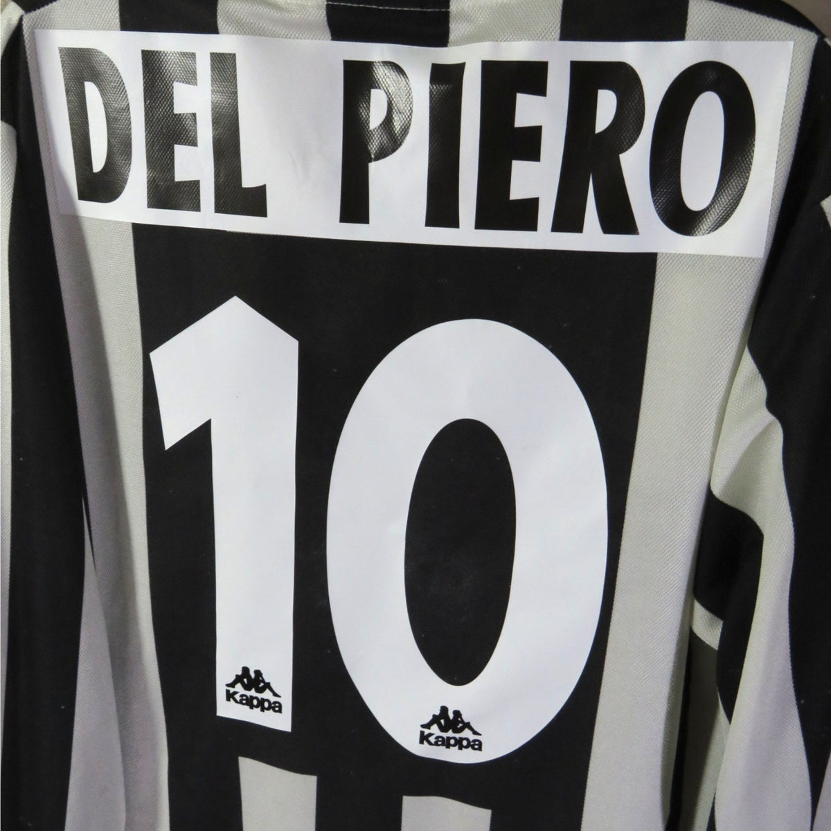Retro Juventus 1995-1996 Home longsleeve football jersey by Kappa, Del Piero 10, size S | Nostalgic Football Shirts