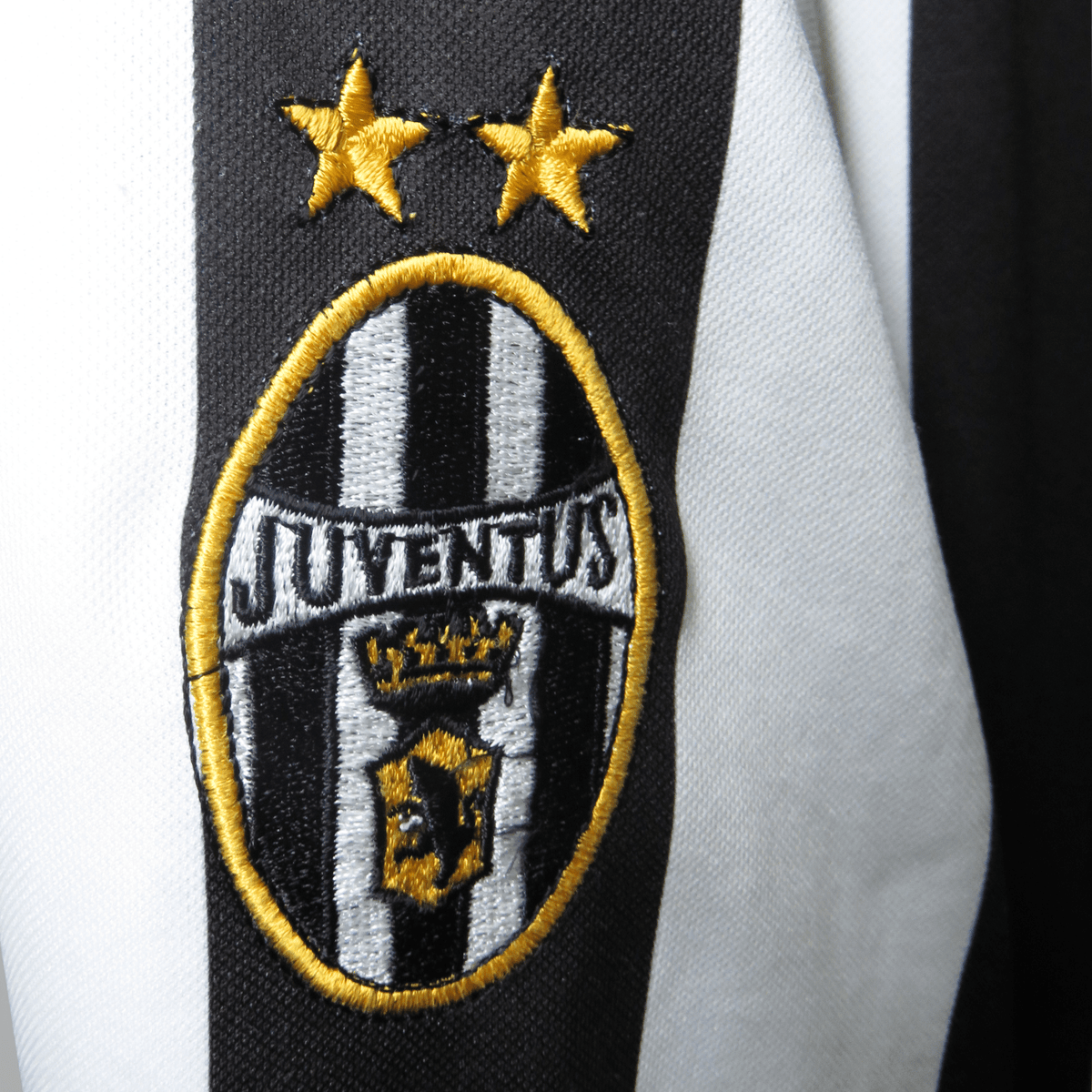 Vintage Juventus 1998-1999 Home longsleeve football shirt with Henry 6 print, size XL | Nostalgic Football Shirts