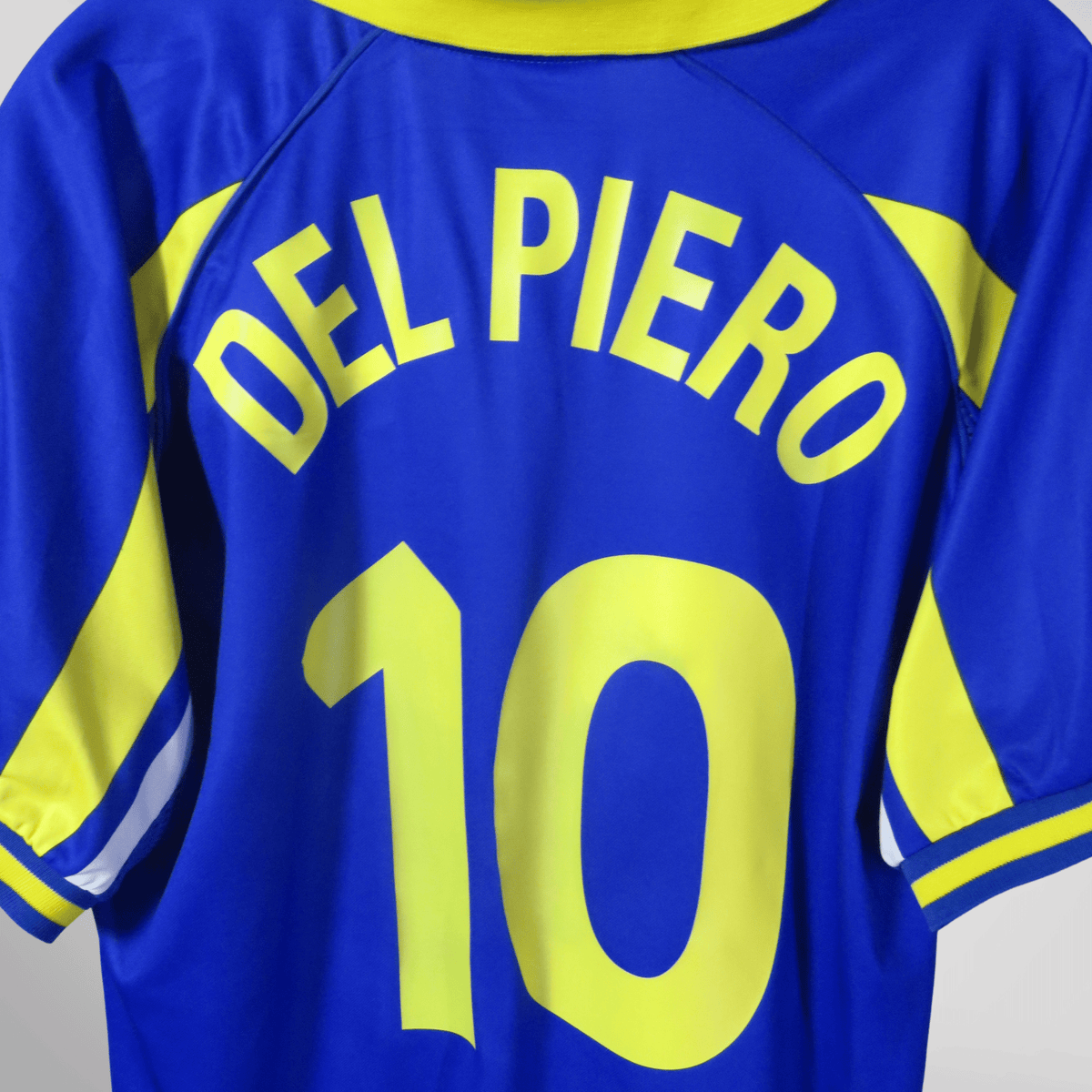 Retro Juventus 1998-1999 Third football jersey by Kappa, Del Piero 10, size L | Nostalgic Football Shirts