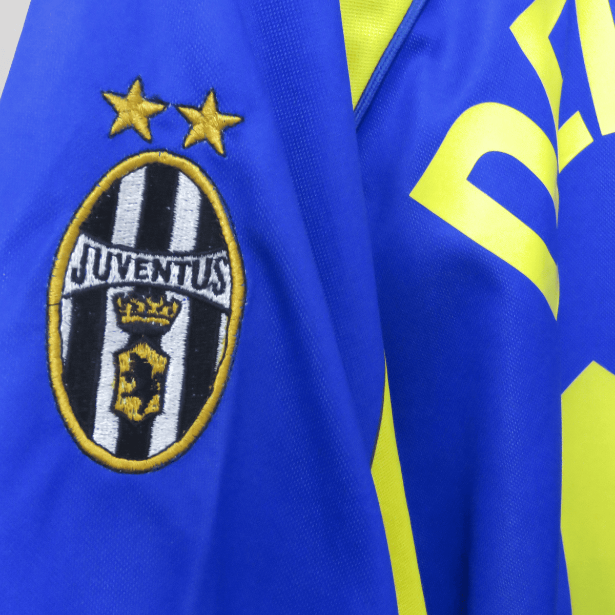 Vintage Juventus 1998-1999 Third football shirt with Del Piero 10 print, size L | Nostalgic Football Shirts