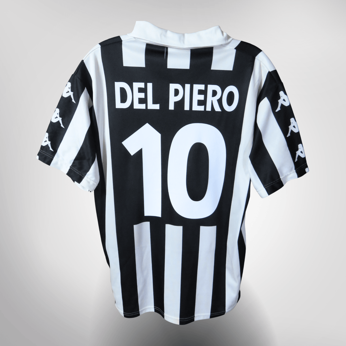 Vintage Juventus 1999-2000 Home football shirt with Del Piero 10 print, size XL | Nostalgic Football Shirts