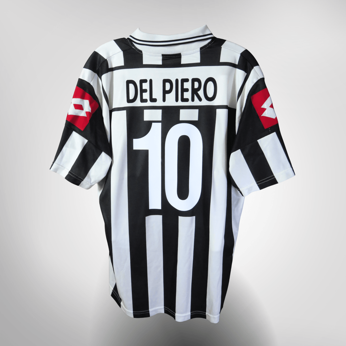Vintage Juventus 2001-2002 Home football shirt with Del Piero 10 print, size XL | Nostalgic Football Shirts