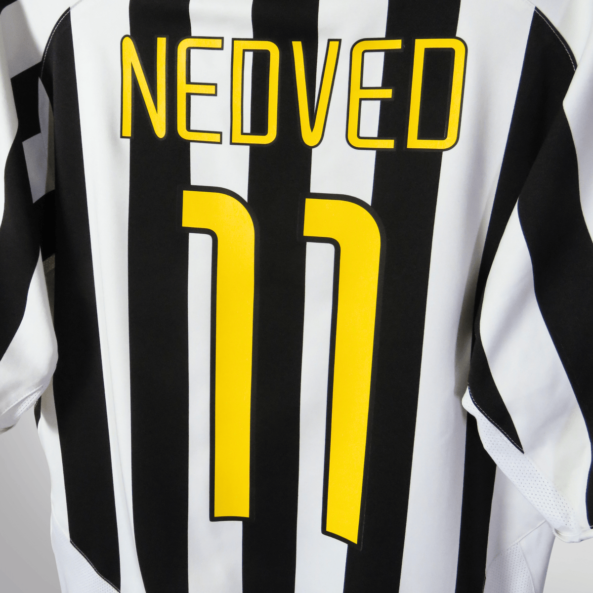 Retro Juventus 2003-2004 Home football jersey by Nike, Nedved 11, size S | Nostalgic Football Shirts
