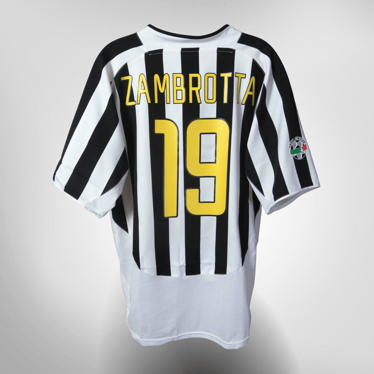 Vintage Juventus 2003-2004 Home football shirt with Zambrotta 19 print, size L, product code 114321 | Nostalgic Football Shirts
