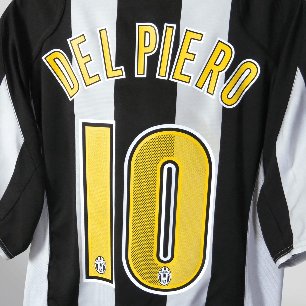Retro Juventus 2004-2005 Home football jersey by Nike, Del Piero 10, size L | Nostalgic Football Shirts