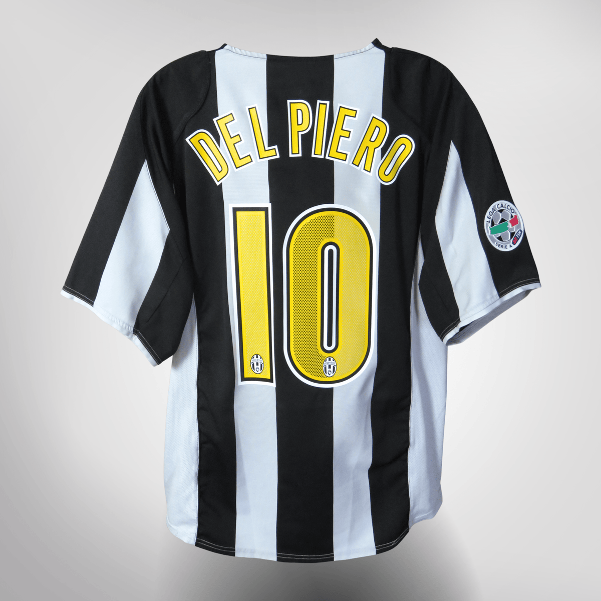 Vintage Juventus 2004-2005 Home football shirt with Del Piero 10 print, size L | Nostalgic Football Shirts