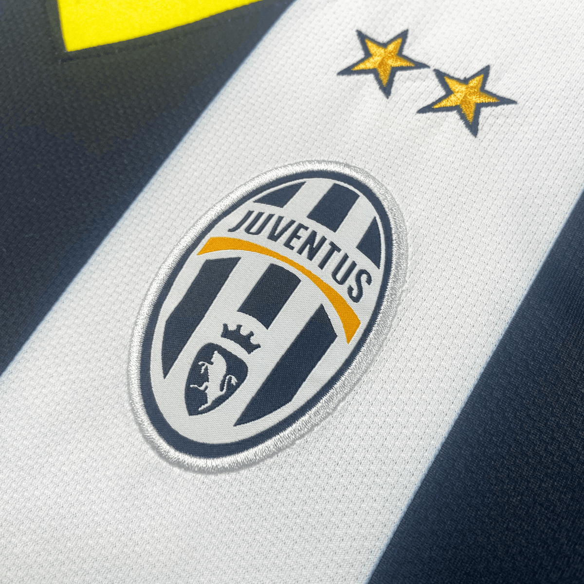 Vintage Juventus 2008-2009 Home football shirt with Del Piero 10 print, size M | Nostalgic Football Shirts
