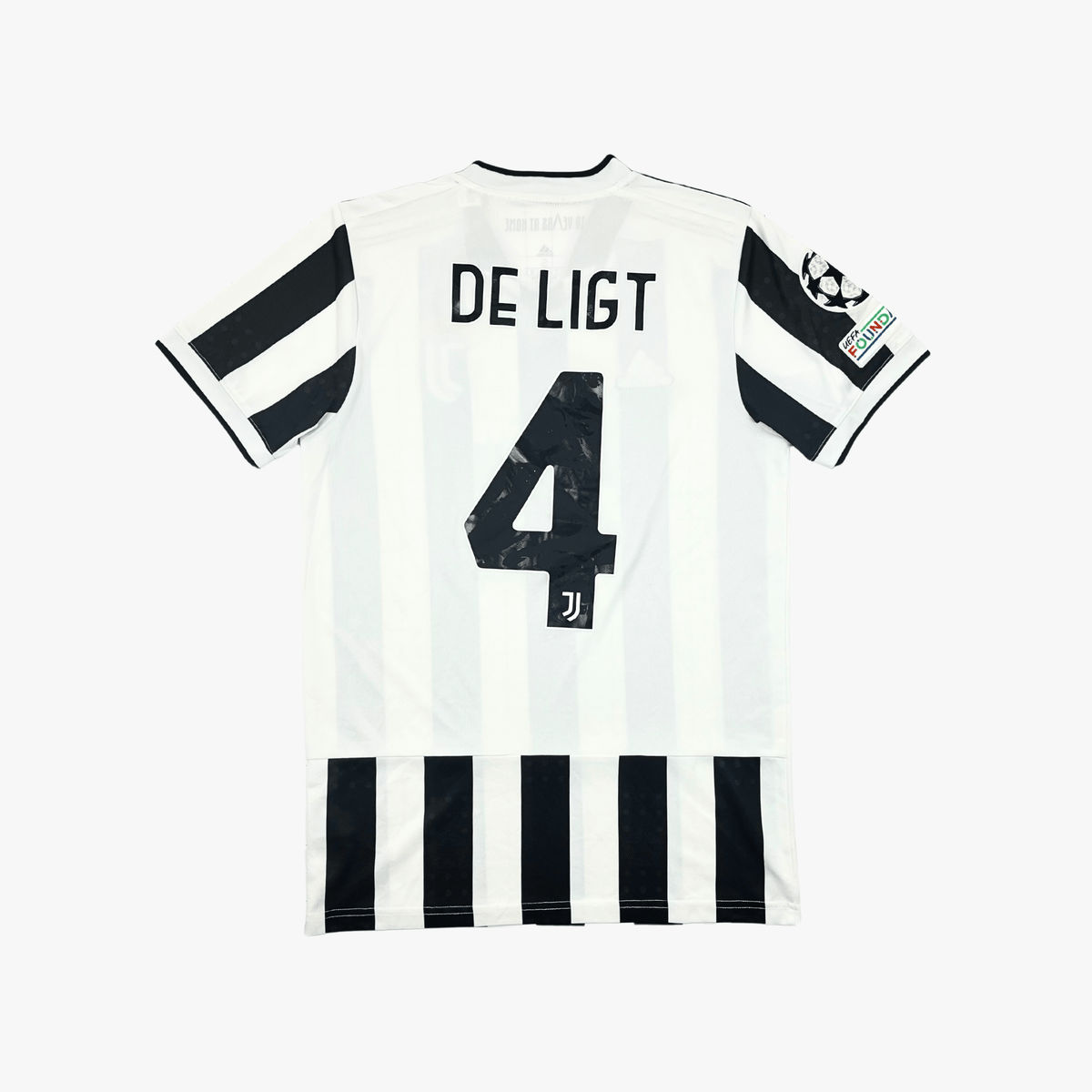Vintage Juventus 2021-2022 Home football shirt with De Ligt 4 print, size S | Nostalgic Football Shirts
