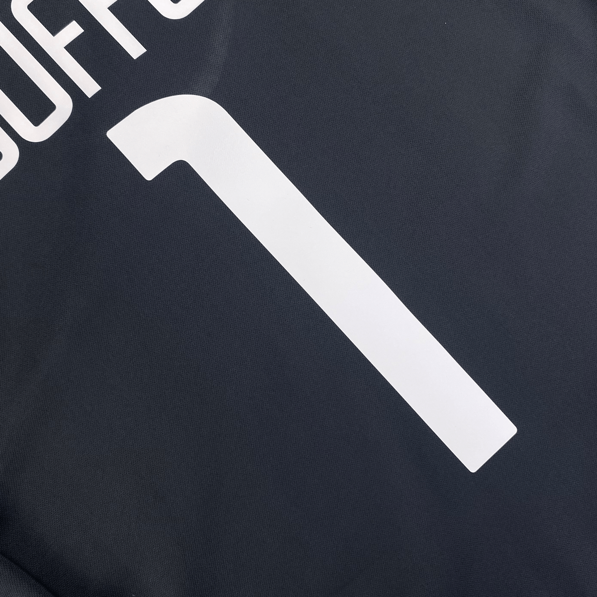 Juventus 2003-04 Keeper Buffon #1 Shirt XL