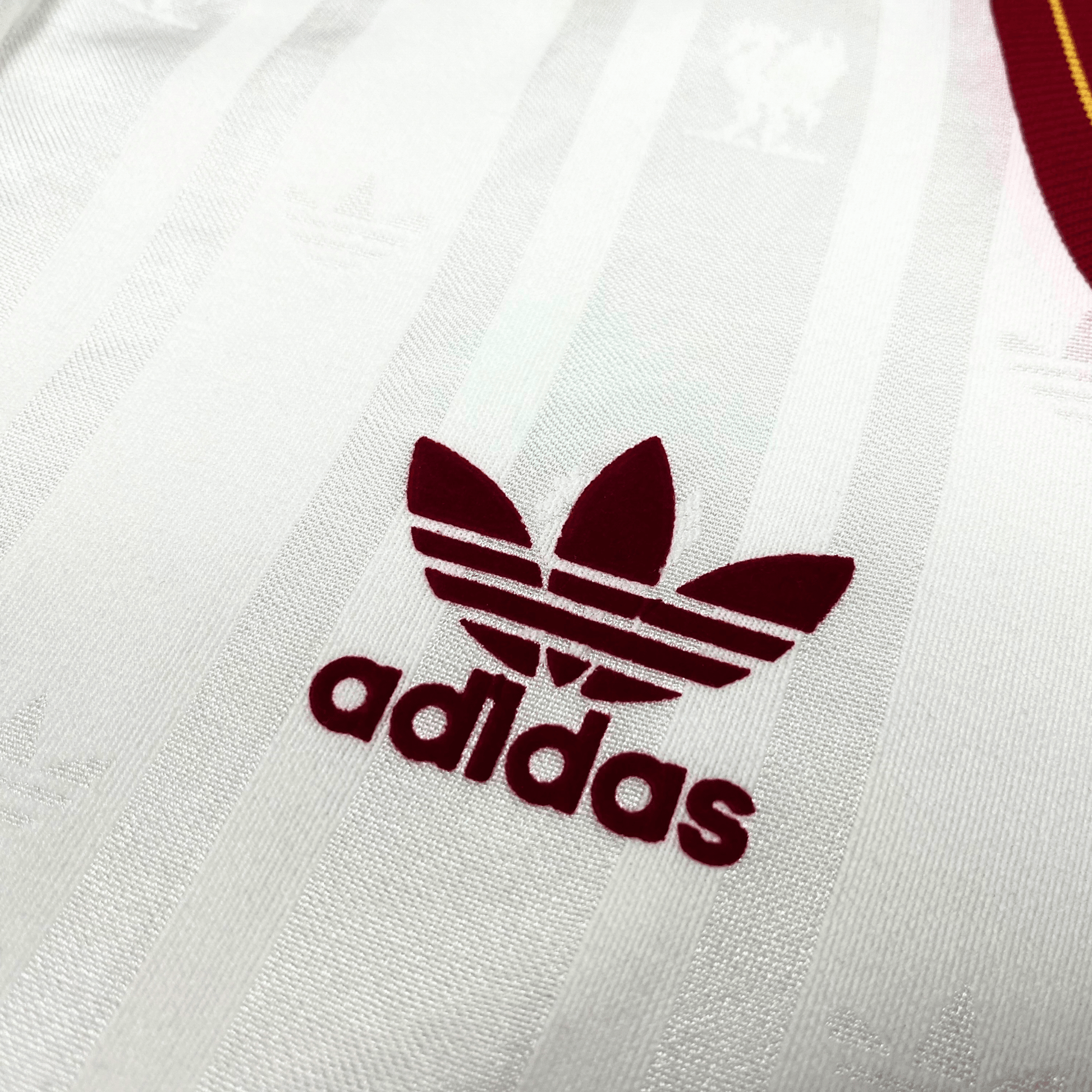 Liverpool 1985-86 Away Full Kit L