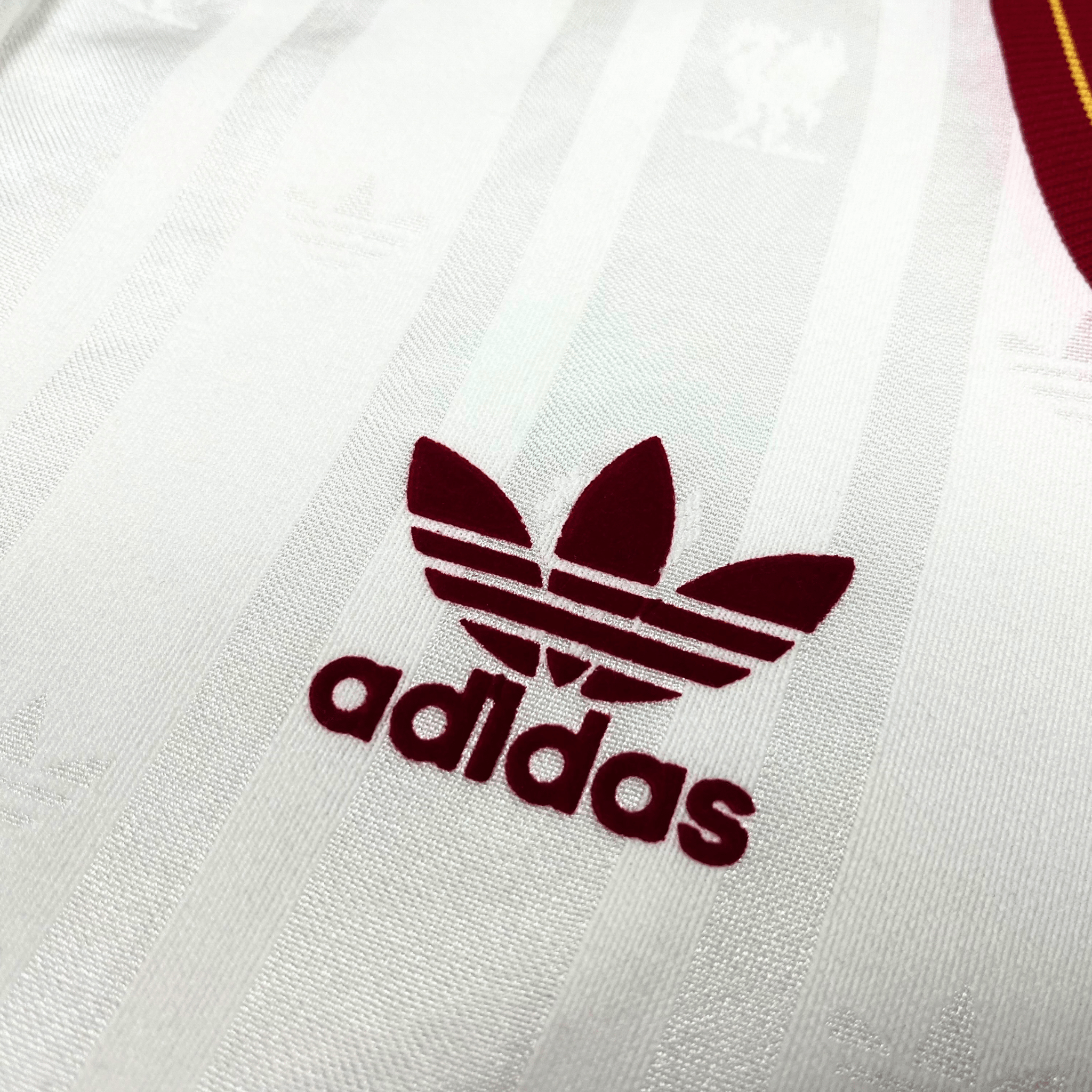 Liverpool 1985-86 Away Full Kit L