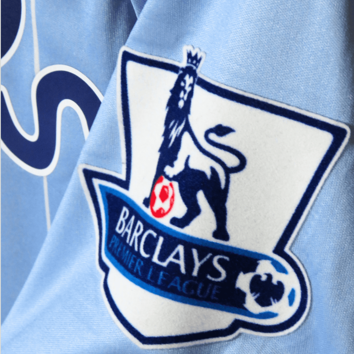 Vintage Manchester City 2007-2008 Home football shirt with Richards 2 print, size M | Nostalgic Football Shirts