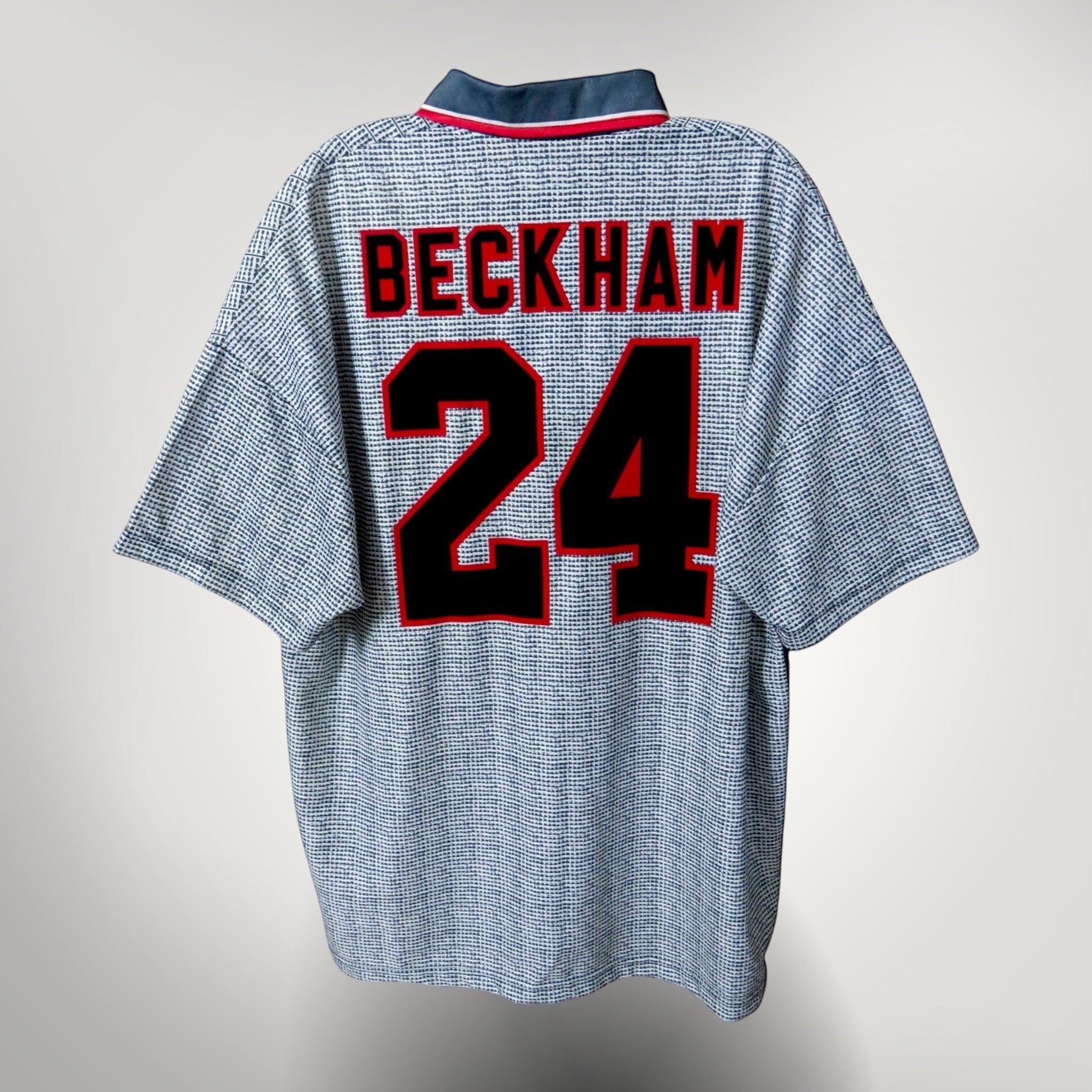 Vintage Manchester United 1995-1996 Away football shirt with Beckham 24 print, size XL | Nostalgic Football Shirts