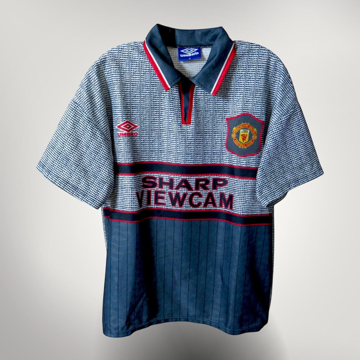 Authentic Umbro Manchester United 1995-1996 Away shirt, Cantona 7 on the back, size M | Nostalgic Football Shirts