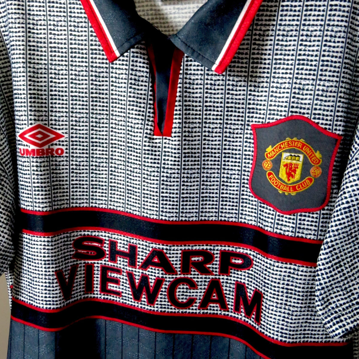 Original Manchester United 1995-1996 Away football shirt, size M, Cantona 7 | Nostalgic Football Shirts