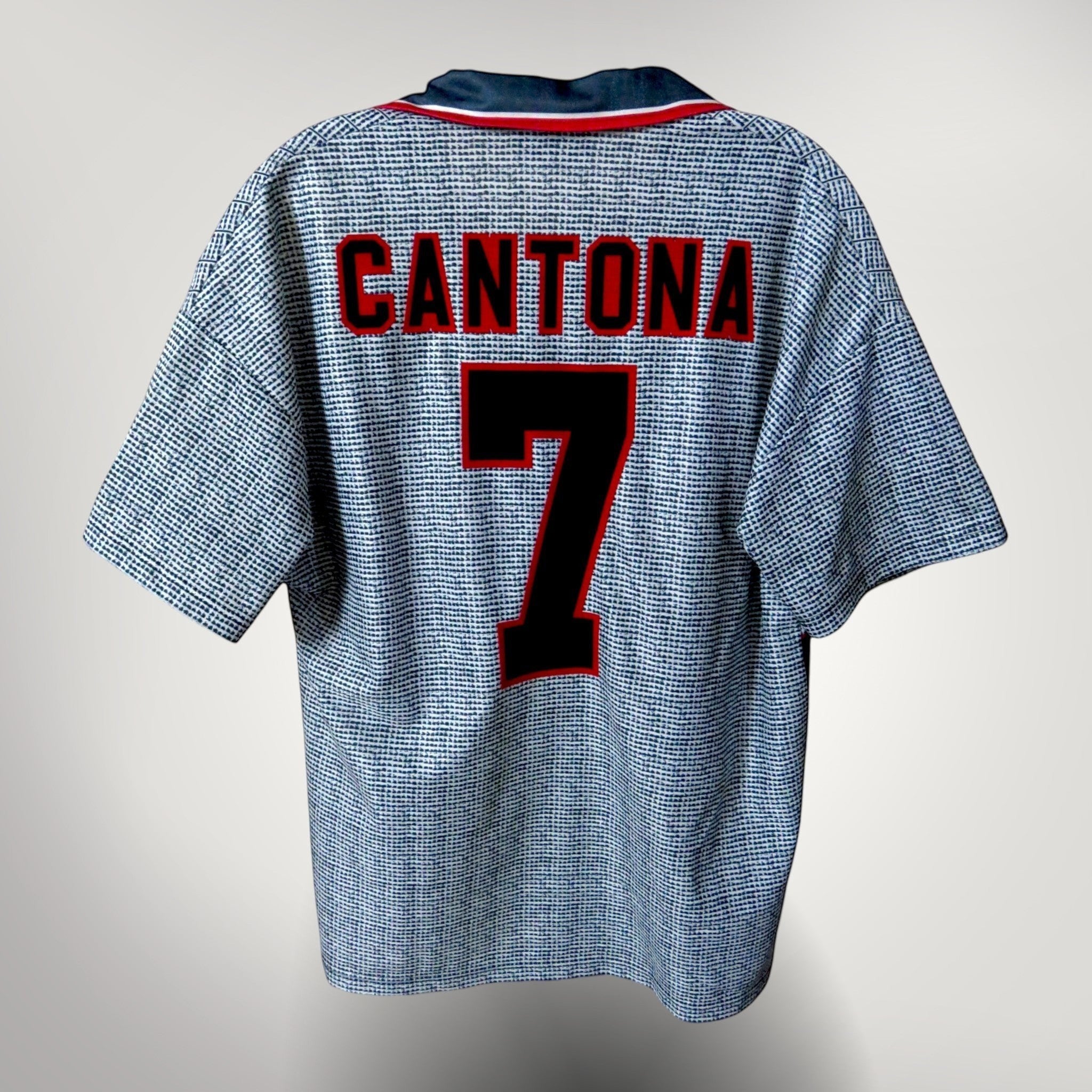 Vintage Manchester United 1995-1996 Away football shirt with Cantona 7 print, size M | Nostalgic Football Shirts