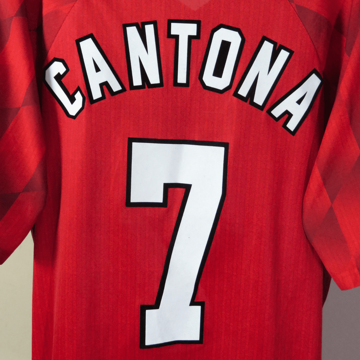 Retro Manchester United 1996-1998 Home football jersey by Umbro, Cantona 7, size L | Nostalgic Football Shirts
