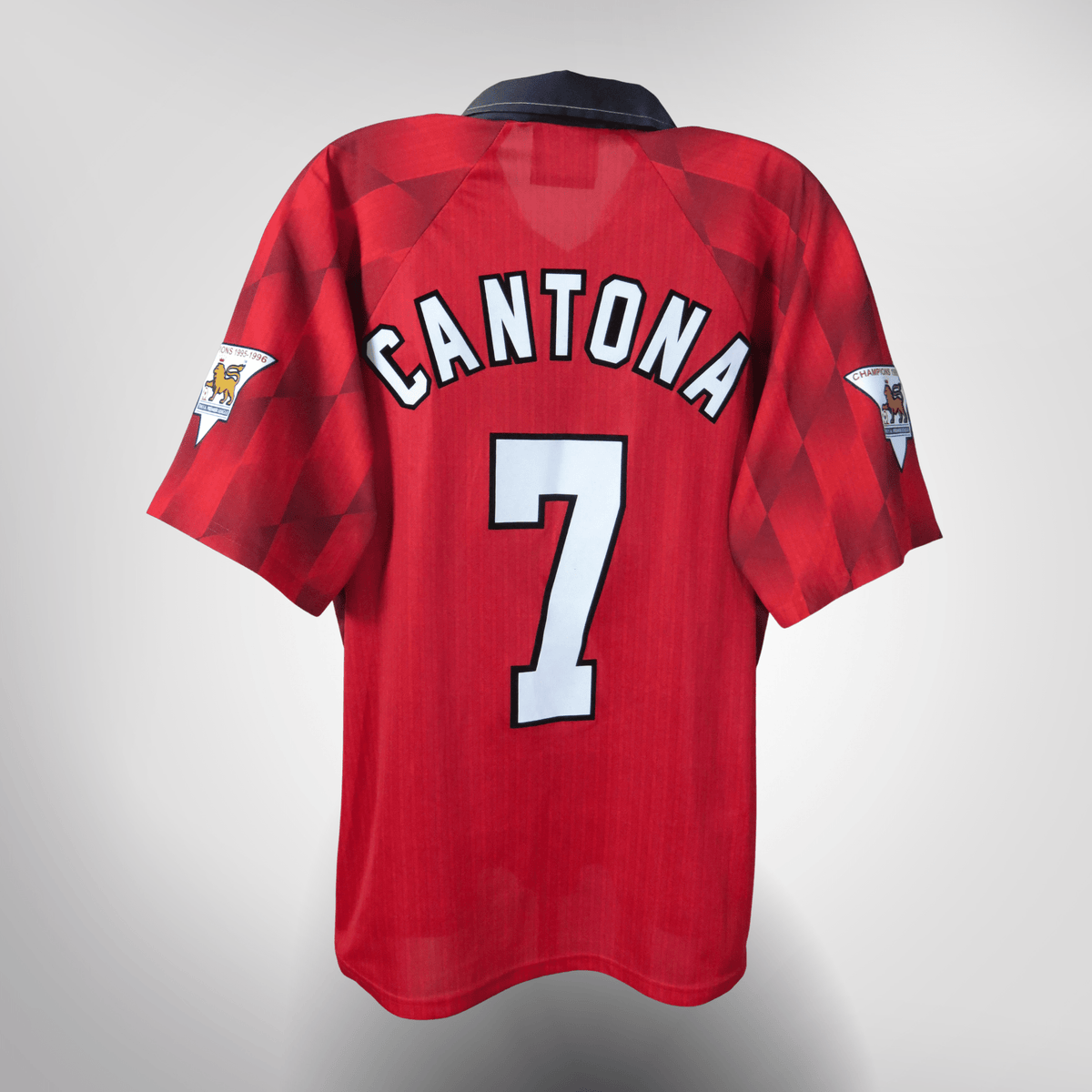 Vintage Manchester United 1996-1998 Home football shirt with Cantona 7 print, size L | Nostalgic Football Shirts
