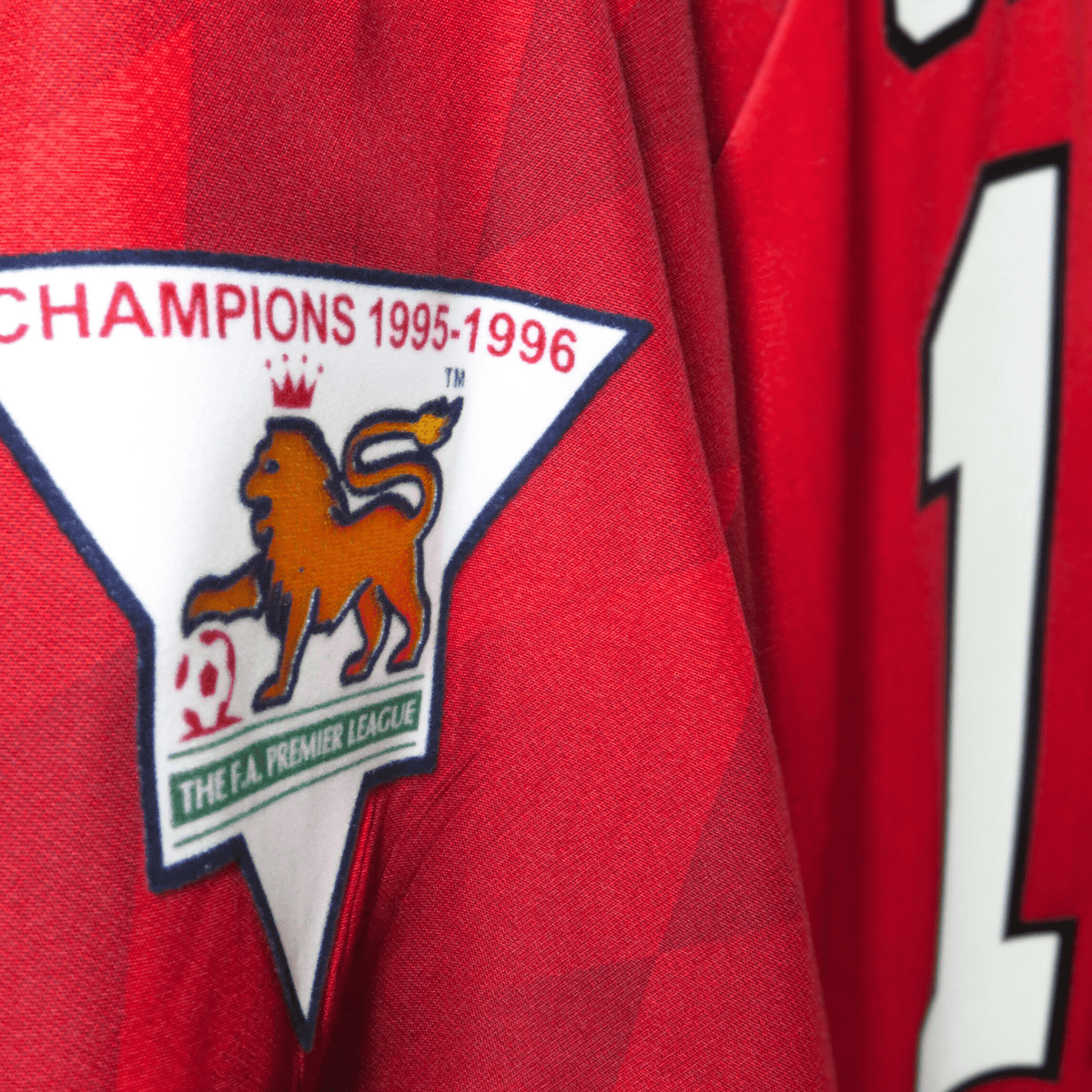 Authentic Umbro Manchester United 1996-1998 Home shirt, Giggs 11 on the back, size L | Nostalgic Football Shirts