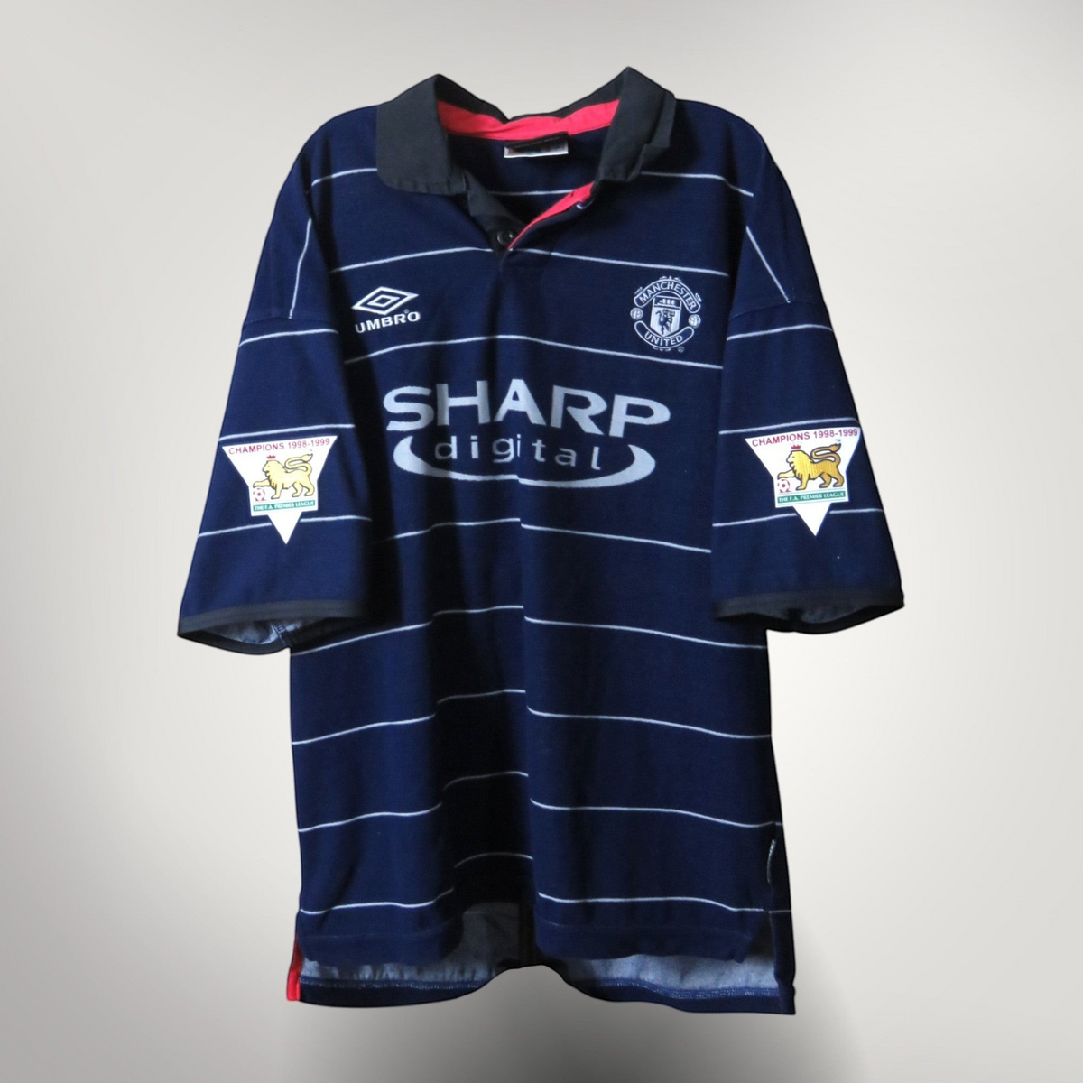 Authentic Umbro Manchester United 1999-2000 Away shirt, Beckham 7 on the back, size L | Nostalgic Football Shirts