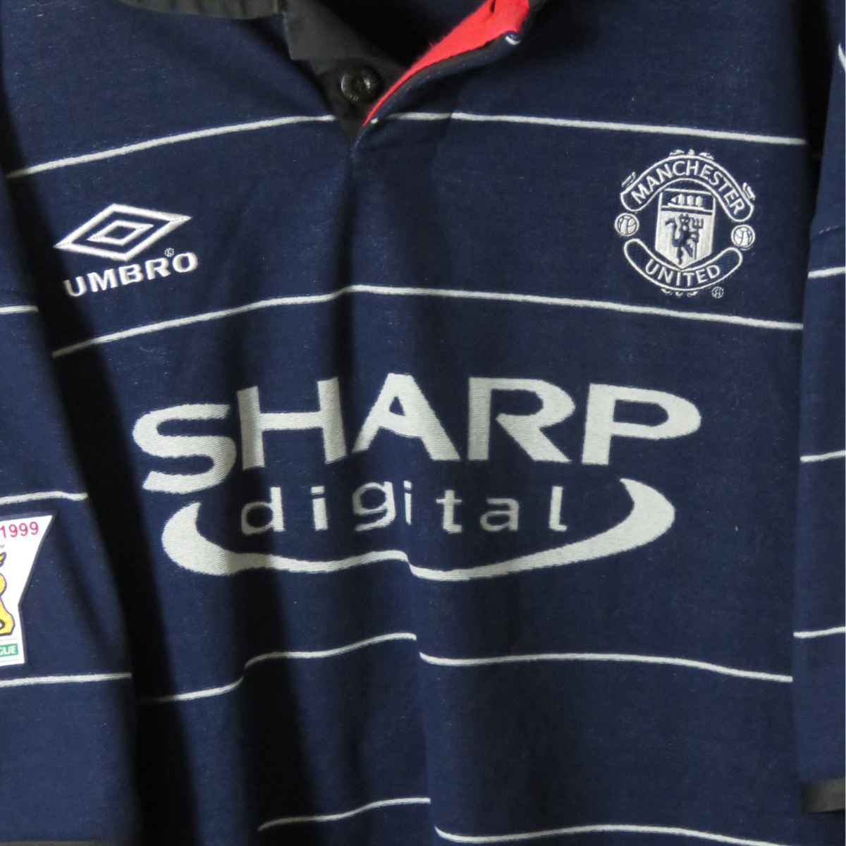 Vintage Manchester United 1999-2000 Away football shirt with Beckham 7 print, size L | Nostalgic Football Shirts