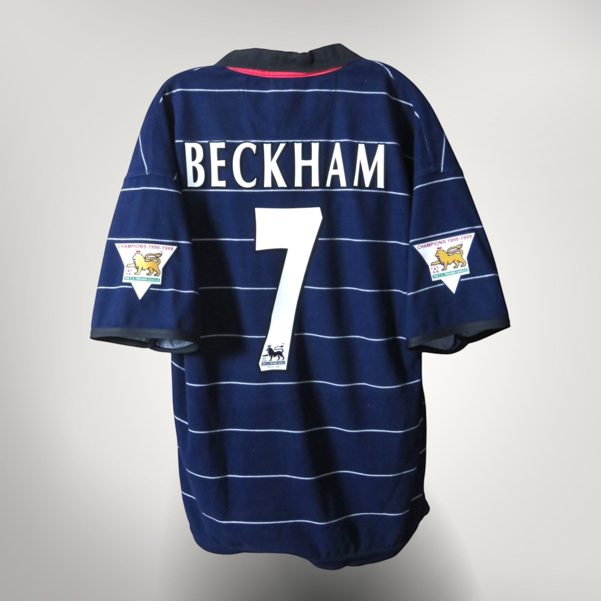 Vintage Manchester United 1999-2000 Away football shirt with Beckham 7 print, size L | Nostalgic Football Shirts