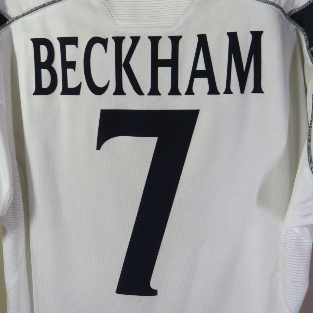 Retro Manchester United 2000-2001 Away football jersey by Umbro, Beckham 7, size L | Nostalgic Football Shirts
