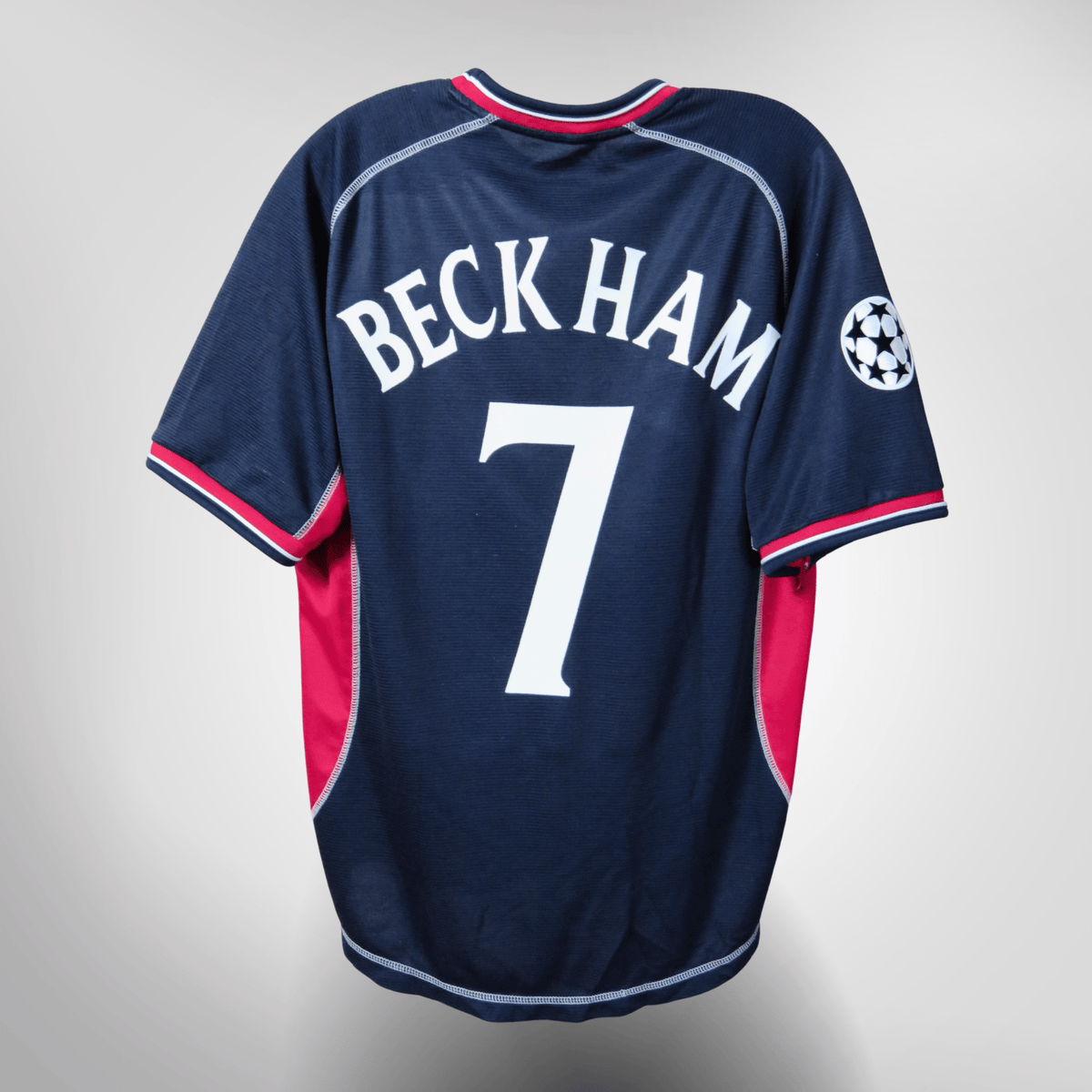 Vintage Manchester United 2000-2001 Third football shirt with Beckham 7 print, size L | Nostalgic Football Shirts