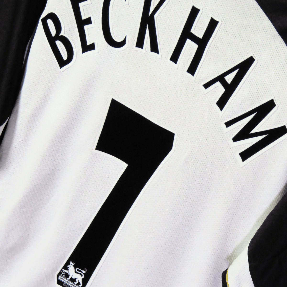Vintage Manchester United 2001-2002 Away football shirt with Beckham 7 print, size XL | Nostalgic Football Shirts