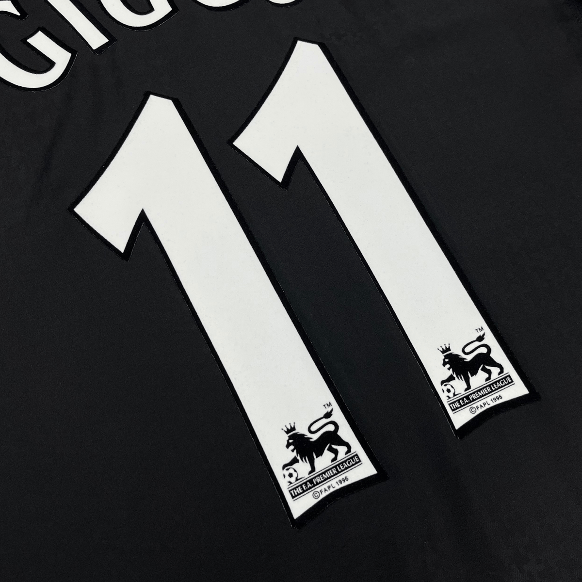 Original Manchester United 2003-2005 Away football shirt, size XL, Giggs 11 | Nostalgic Football Shirts