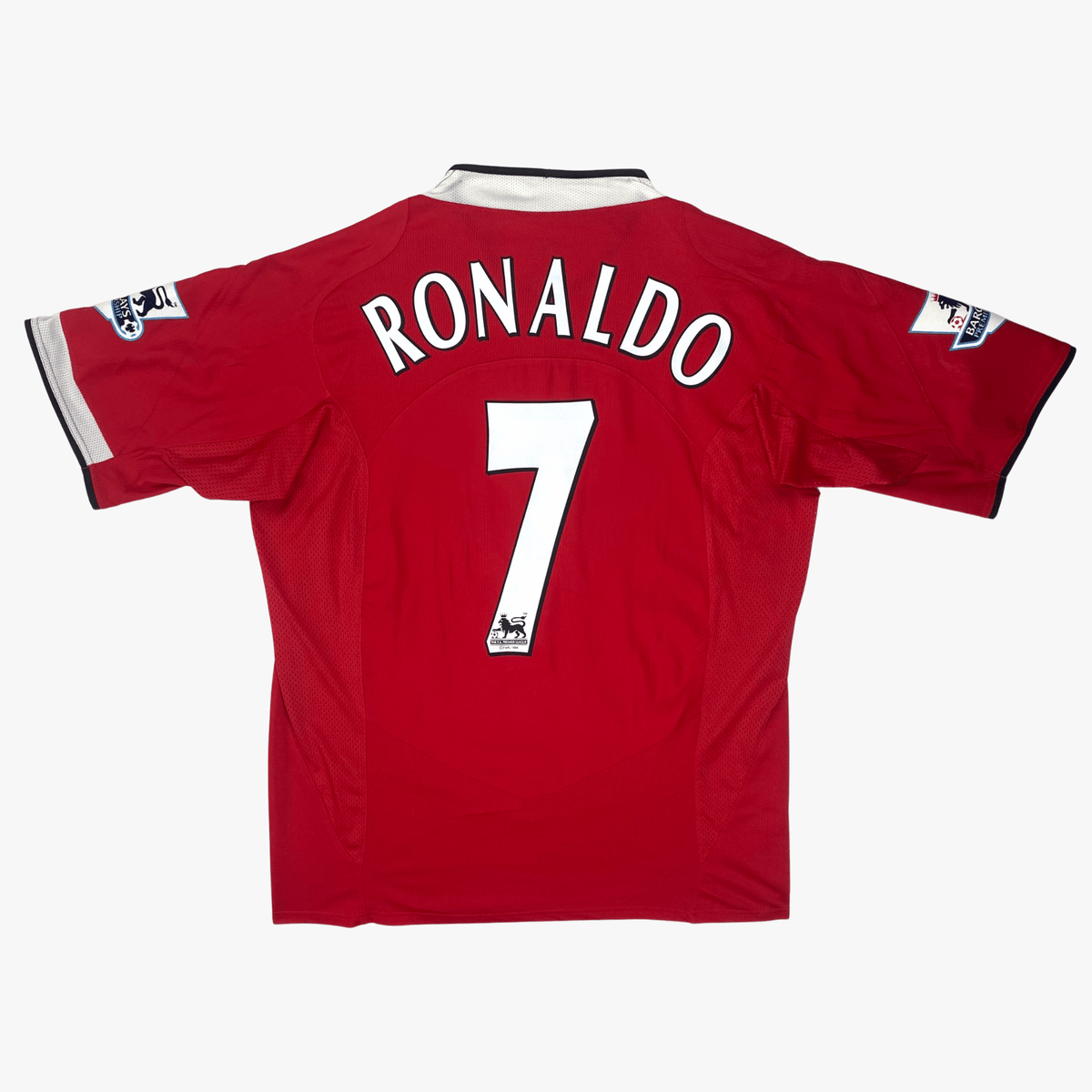Vintage Manchester United 2004-2006 Home football shirt with Ronaldo 7 print, size L | Nostalgic Football Shirts