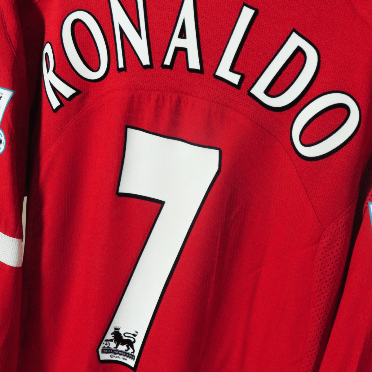 Retro Manchester United 2004-2006 Home longsleeve football jersey by Nike, Ronaldo 7, size L | Nostalgic Football Shirts
