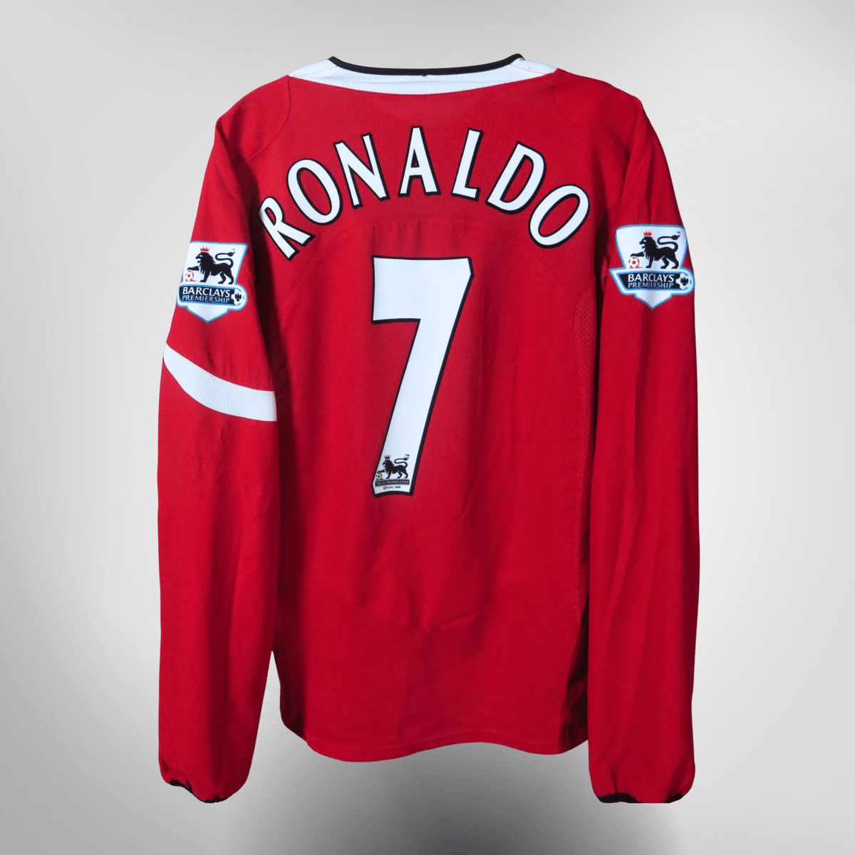 Vintage Manchester United 2004-2006 Home longsleeve football shirt with Ronaldo 7 print, size L | Nostalgic Football Shirts