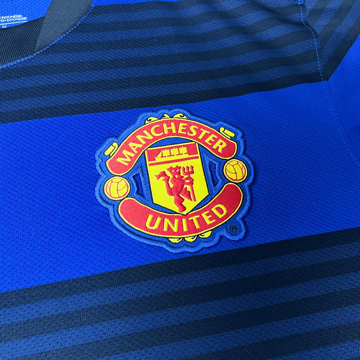 Vintage Manchester United 2011-2013 Away football shirt with Rooney 10 print, size M | Nostalgic Football Shirts