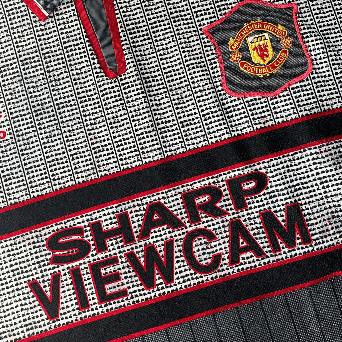 Manchester United 1995-96 Away Shirt M