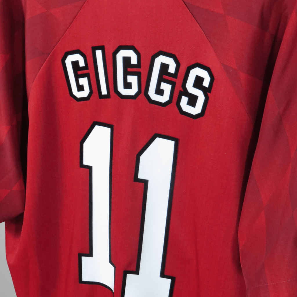 Manchester United 1996-98 Home Giggs #11 Shirt L