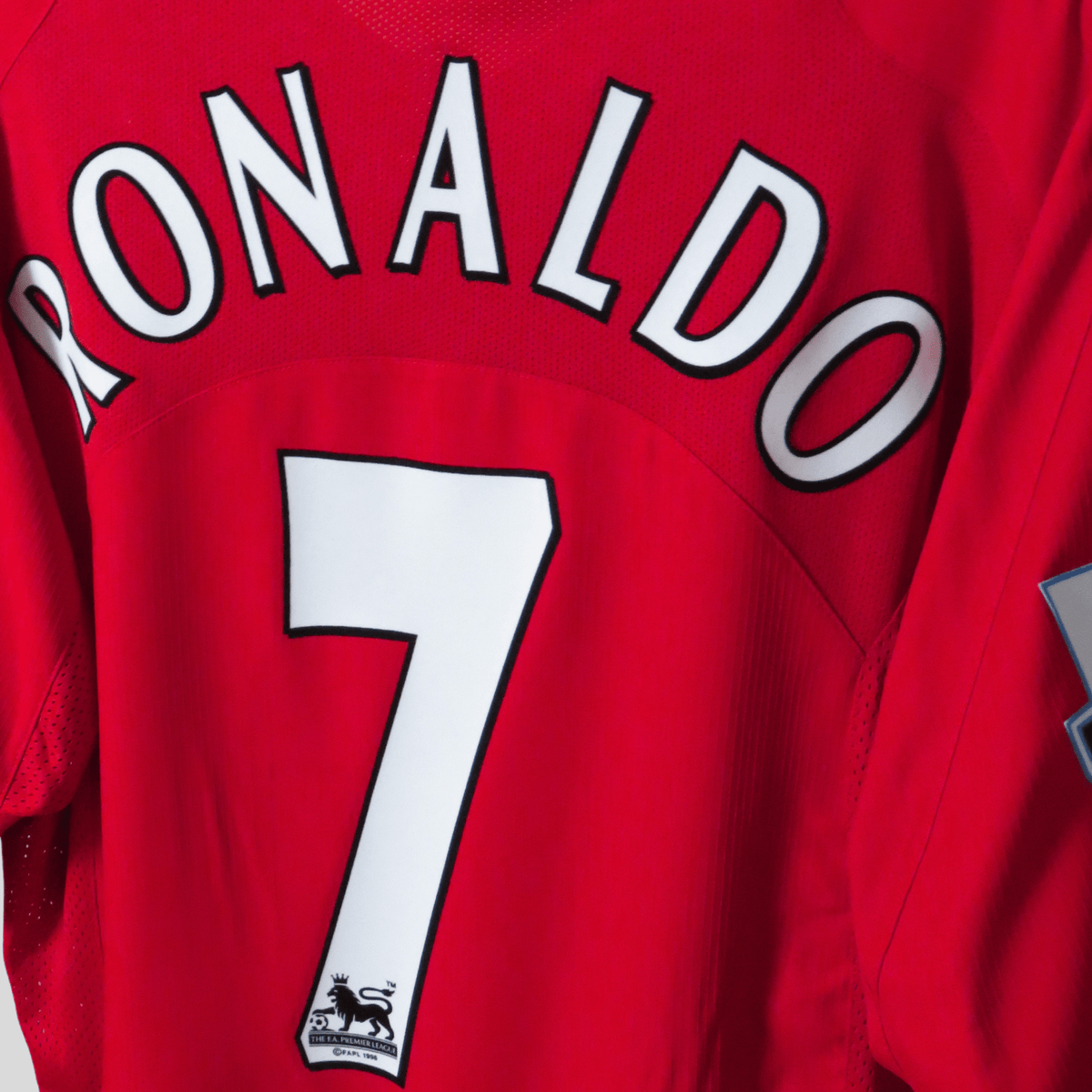 Manchester United 2004-06 Home Ronaldo # Shirt L