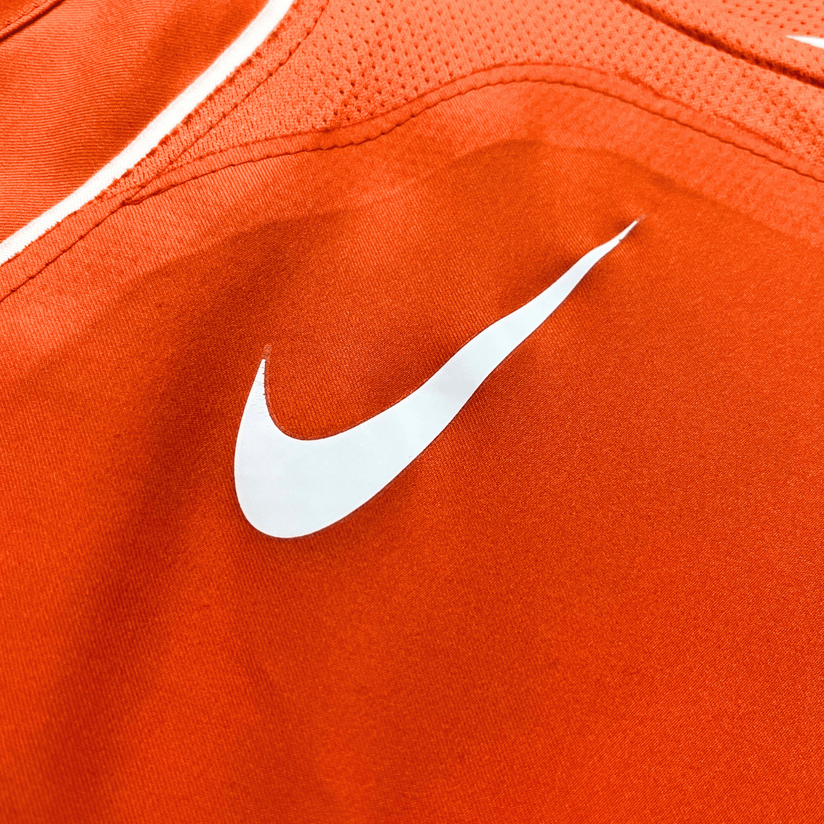 Vintage Netherlands 2004-2006 Home football shirt with Van Nistelrooy 10 print, size L | Nostalgic Football Shirts