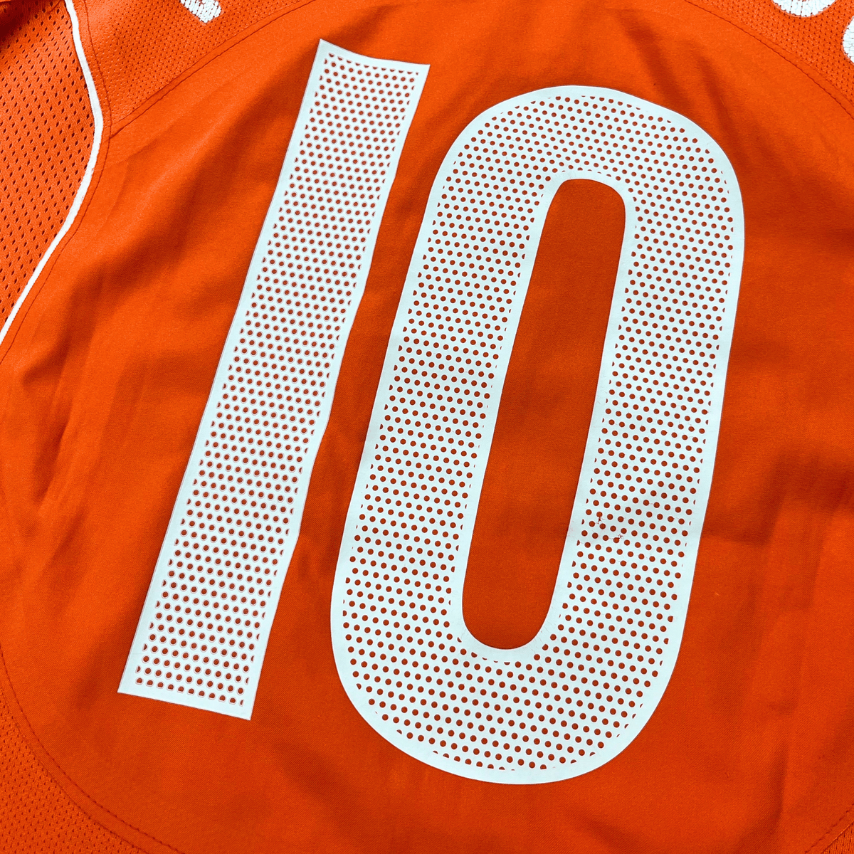 Vintage Netherlands 2004-2006 Home football shirt with Van Nistelrooy 10 print, size L | Nostalgic Football Shirts