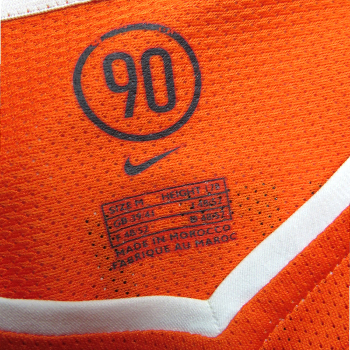 Vintage Netherlands 2004-2006 Home football shirt with Van Nistelrooy 10 print, size M, product code 116606 | Nostalgic Football Shirts