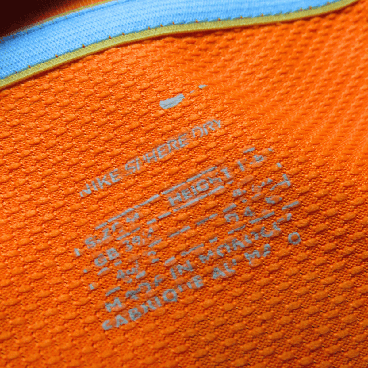 Vintage Netherlands 2006-2008 Home football shirt with Van Nistelrooy 9 print, size M | Nostalgic Football Shirts