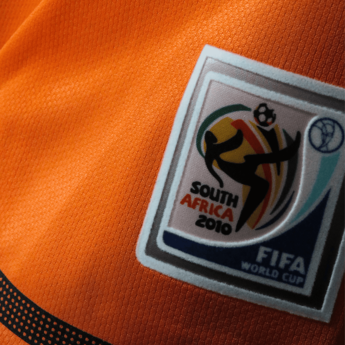Vintage Netherlands 2010-2011 Home football shirt with Robben 11 print, size L | Nostalgic Football Shirts