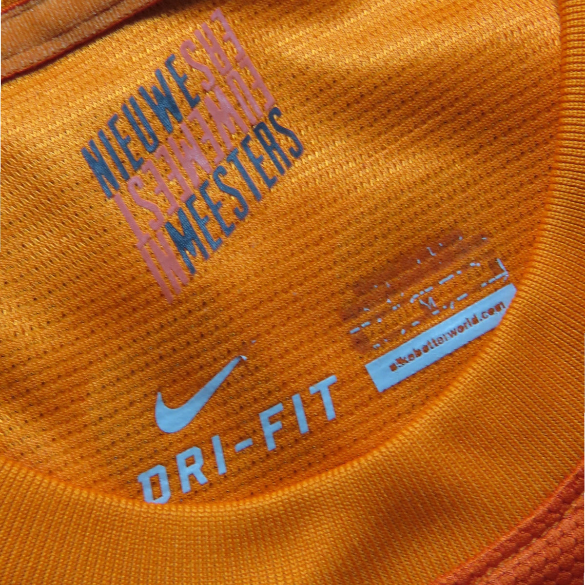 Vintage Netherlands 2012-2014 Home football shirt with Robben 11 print, size M | Nostalgic Football Shirts