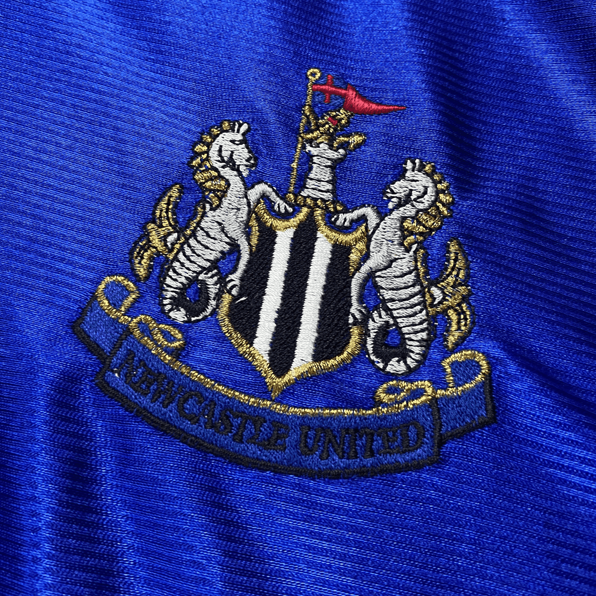 Vintage Newcastle United 1998-1999 Away football shirt with Shearer 9 print, size XL | Nostalgic Football Shirts