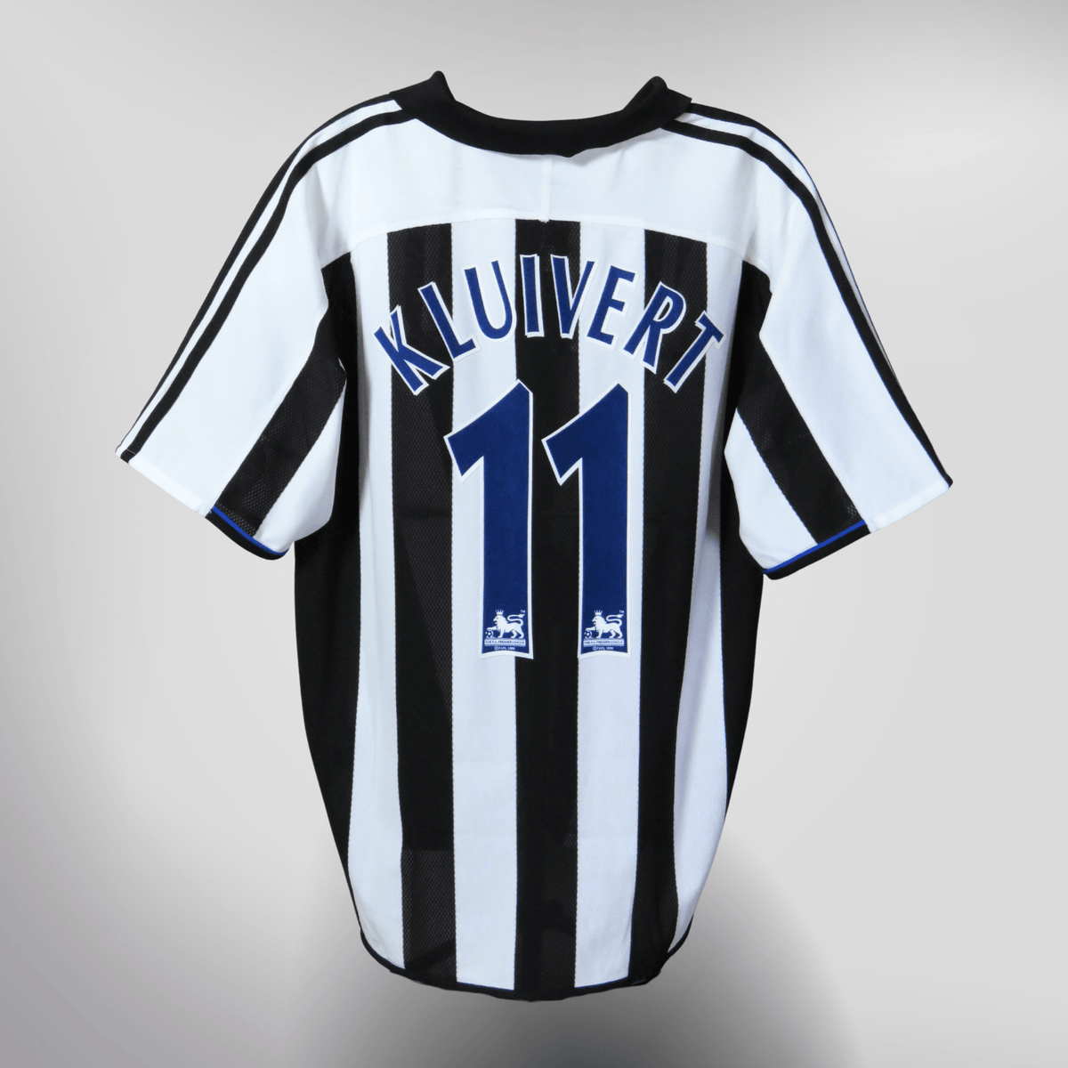 Vintage Newcastle United 2003-2005 Home football shirt with Kluivert 11 print, size XL | Nostalgic Football Shirts