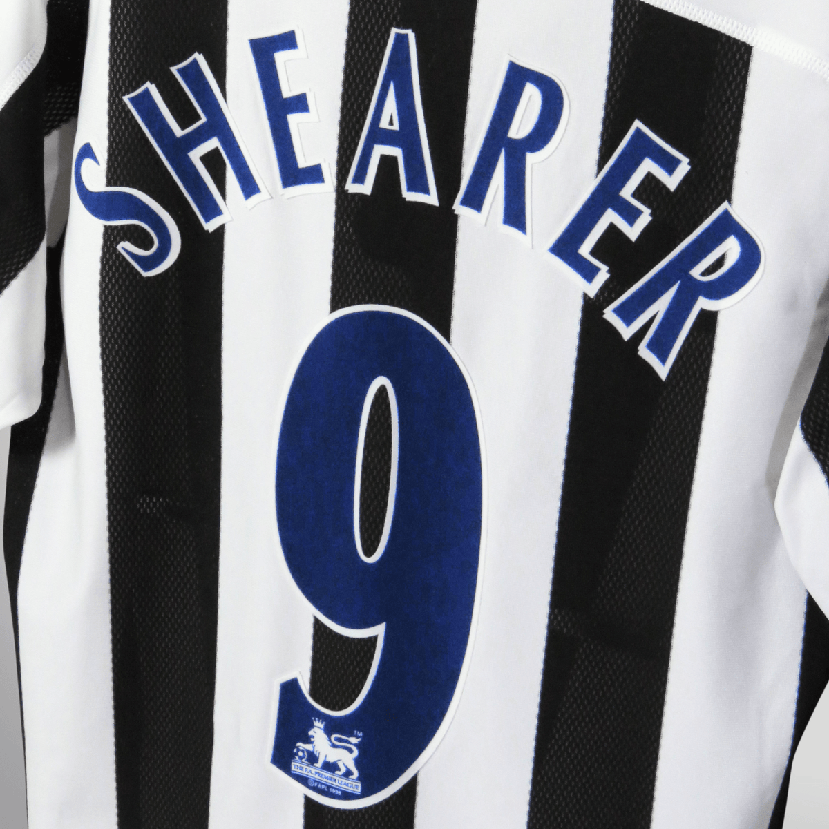 Retro Newcastle United 2003-2005 Home football jersey by Adidas, Shearer 9, size S | Nostalgic Football Shirts
