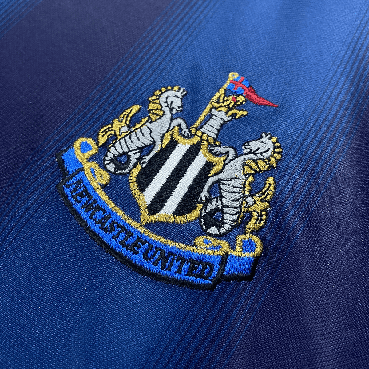 Vintage Newcastle United 2004-2005 Away football shirt with Shearer 9 print, size M | Nostalgic Football Shirts