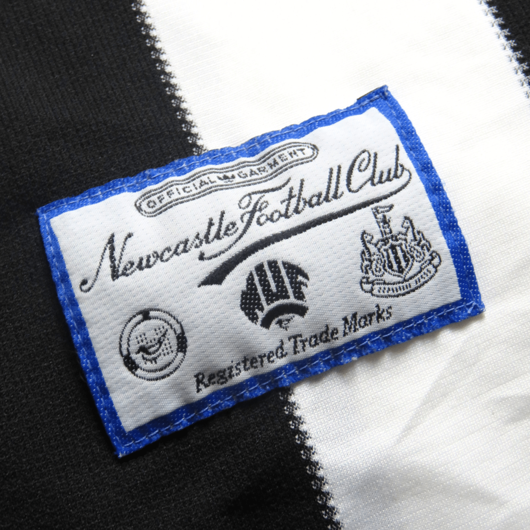 Newcastle United 1995-97 Home Shearer #9 Shirt L