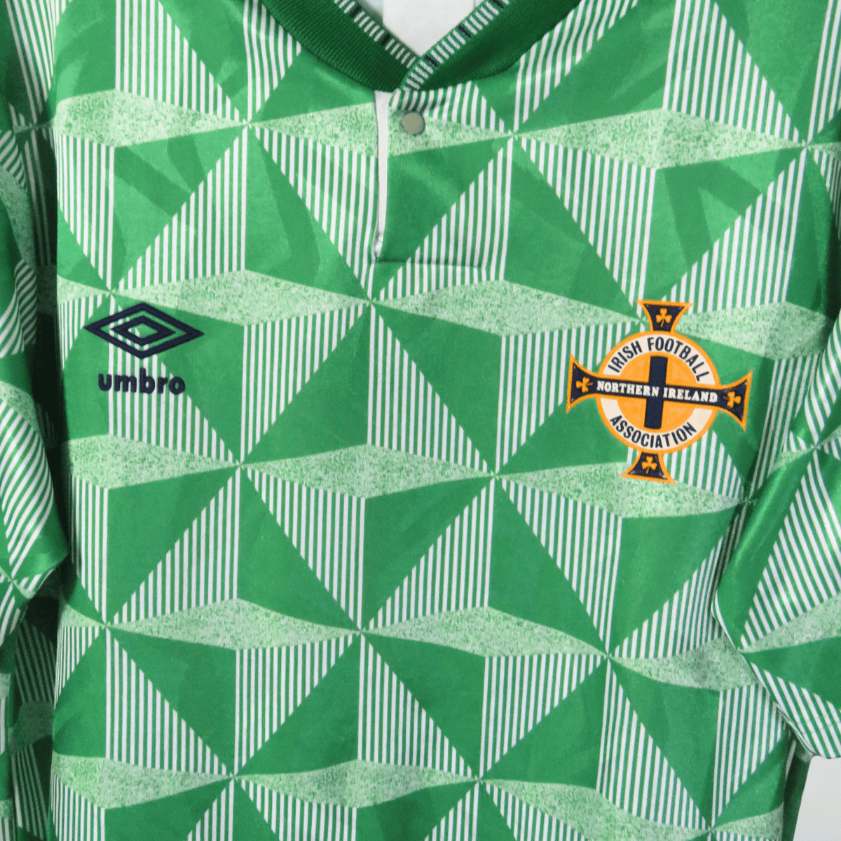 Retro Northern Ireland 1990-1992 Home football jersey by Umbro, size M | Nostalgic Football Shirts